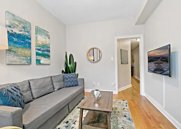 Feel The Vibe 2br Designer - Halsted 3d Apartment Chicago