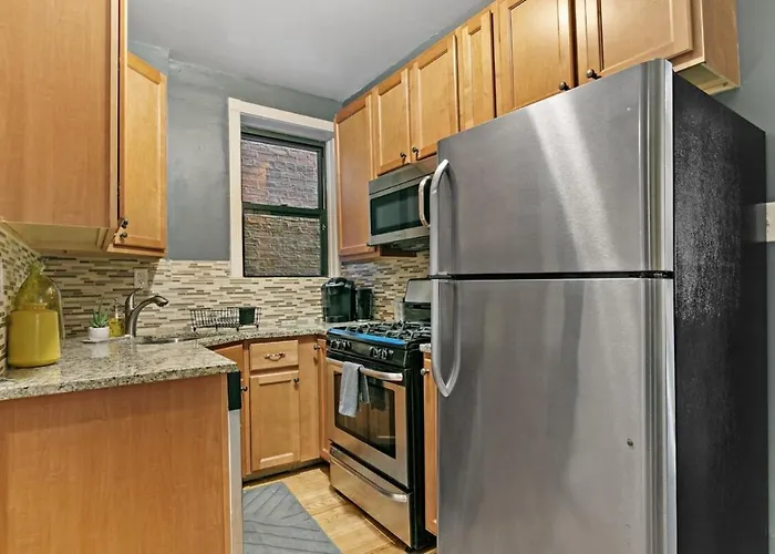 Feel The Vibe 2br Designer - Halsted 3d * Chicago